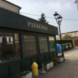 Il Della Piazza Outside