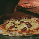 Gogo Pizza food
