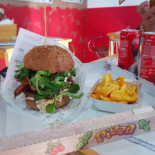 Capitan Pizzurger Comida