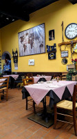 Osteria Tanta Robba inside
