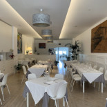 Vino E Cucina Miscia À l'intérieur