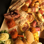 Artesian Grill Comida