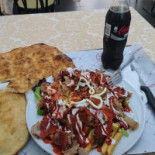 Mondo Pizza food