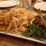Mondelli Stable Comida