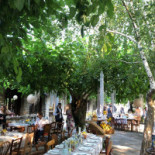 Mondelli Stable Comida