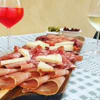 Luna Di Saturno food