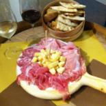 Vinoteca Modena food
