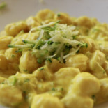 La Signora In Rosso food