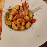 Al Fiume food