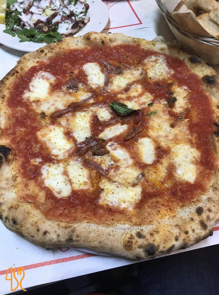 O' Scugnizzo Comida