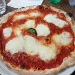 /pizzeria Napoli è inside