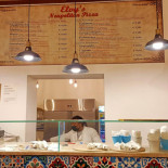 Elvy’s Neapolitan Pizza À l'intérieur