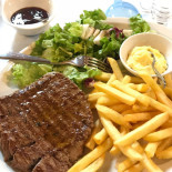 Divin Leone food