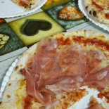 Il Punto Pizza food