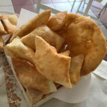 Le Crescentine Di Novella food