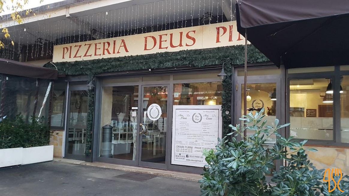 Deus Pinsa À l'intérieur