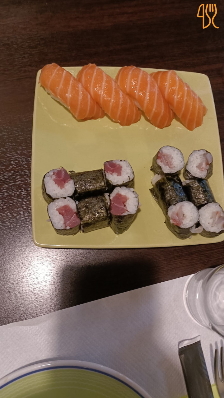 Gold Sushi Japanese Asian Fusion Comida