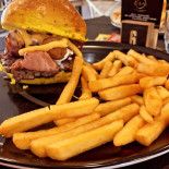 In Pizza E Burger Comida