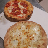 Gogo Pizza food