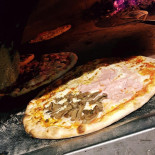 Gogo Pizza food