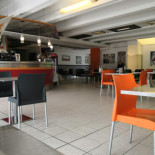 Attiko Cafe Dentro