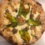 Pizzeria Da Auri (ex Pizzeria L'apizza) Comida