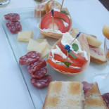 Cantun D'amis Nourriture