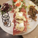 Pizzeria Miracolo Da Andrea inside