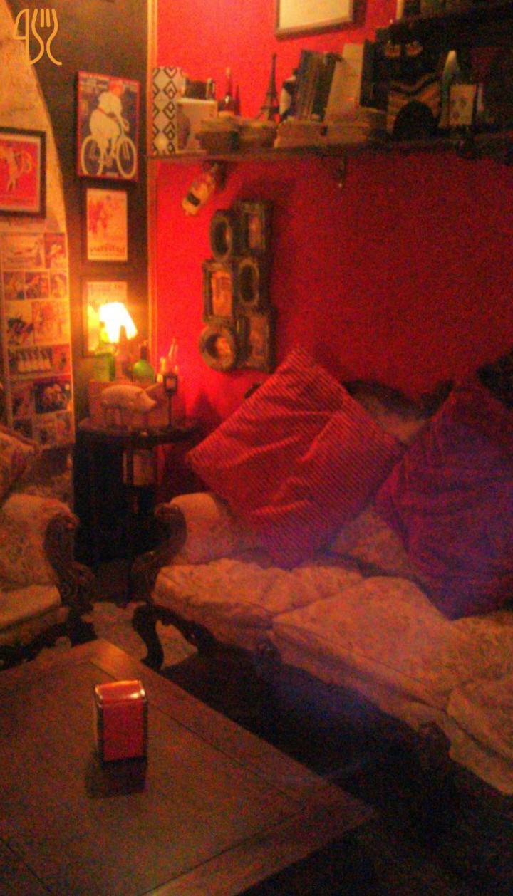 Le Chat Noir Dentro