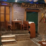 Kalispera À l'intérieur