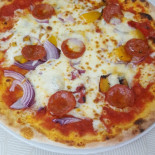 Pizzeria Italia food