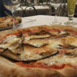 La Regina Di Napoli food