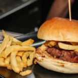 Guest House Pub Comida