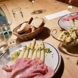 Tschurtsch Keller food
