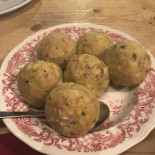 Tschurtsch Keller food