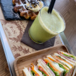 P13 Lounge Cafe Nourriture