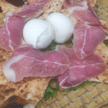 Mozzarella E Basilico Quarto (na) Comida