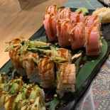 Rainbow Sushi 2.0 Dentro