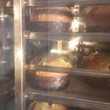 Bread And Wine Innen