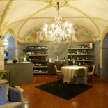 Villa Bisbini inside