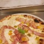 L’angolo Della Pizza Comida