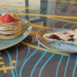 Hola Fish'n Fruit Comida
