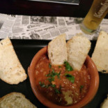 Pub Lowland Comida