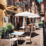 Becheri À l'intérieur