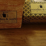 Noodles&sushi Comida