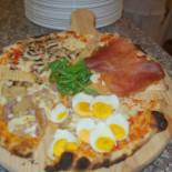 Pizzeria Monreal food
