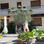 Jolly Exterior