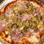 Pizza Dream's Di Dencu Marcel food