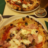 'O Scugnizzo Nourriture