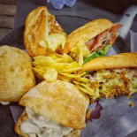 100 Montaditos food